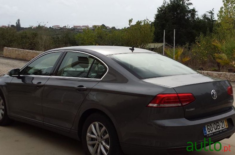 2015' Volkswagen Passat photo #3