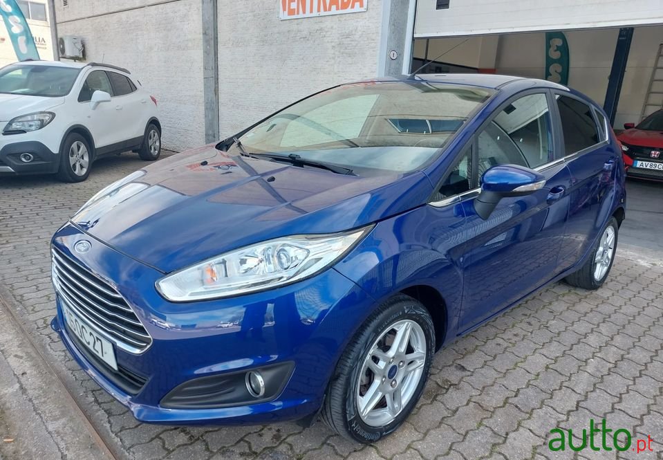 2015' Ford Fiesta photo #1