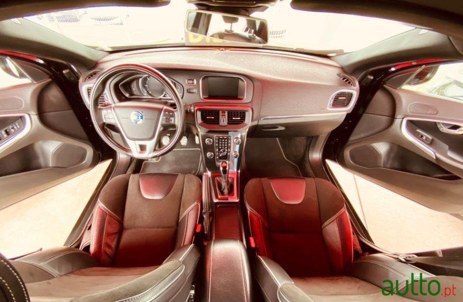 2015' Volvo V40 photo #2