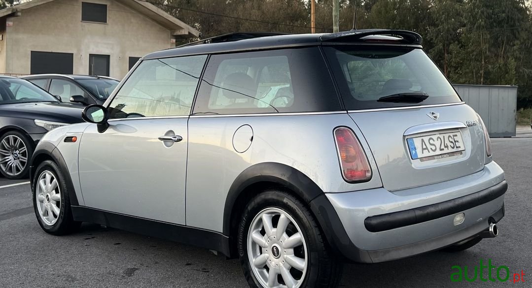 2001' MINI Cooper photo #3