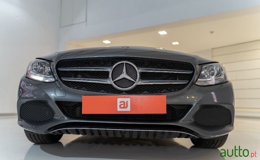 2017' Mercedes-Benz C-200 photo #5