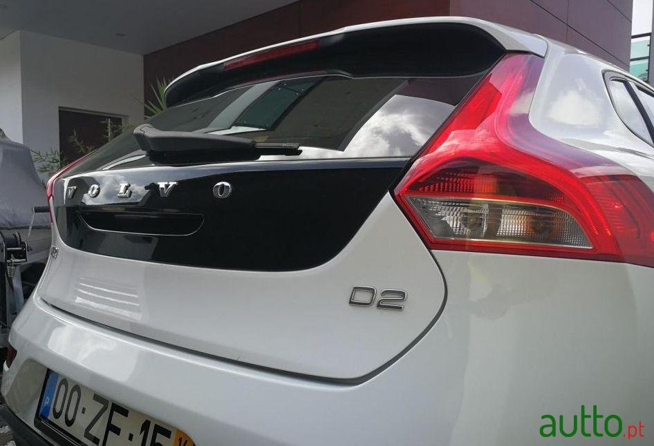 2014' Volvo V40 D2 photo #1