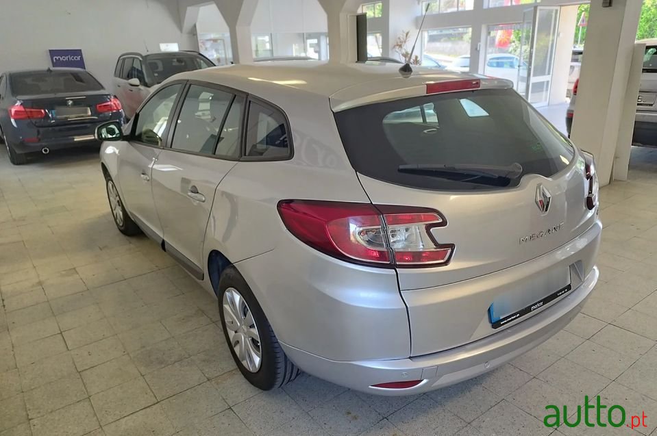 2010' Renault Megane Sport Tourer photo #5