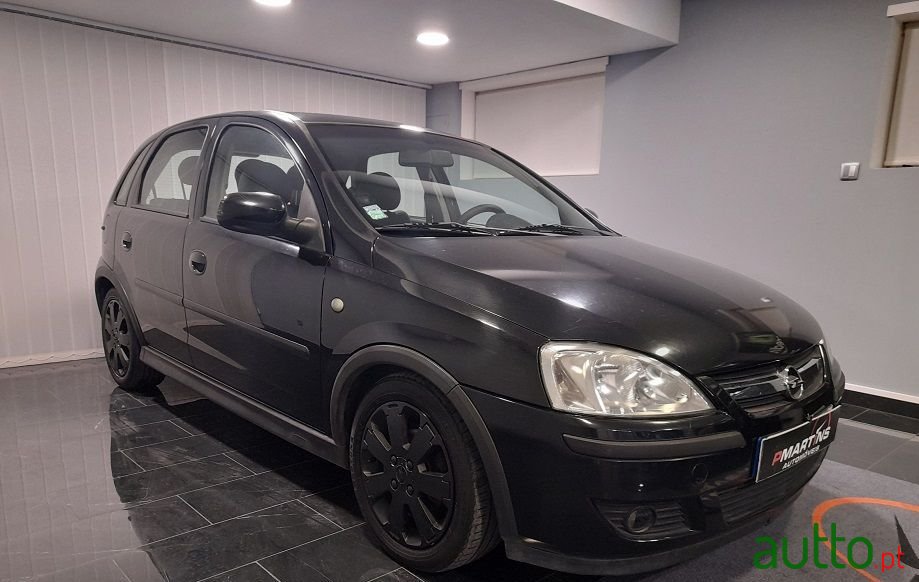 2004' Opel Corsa photo #2