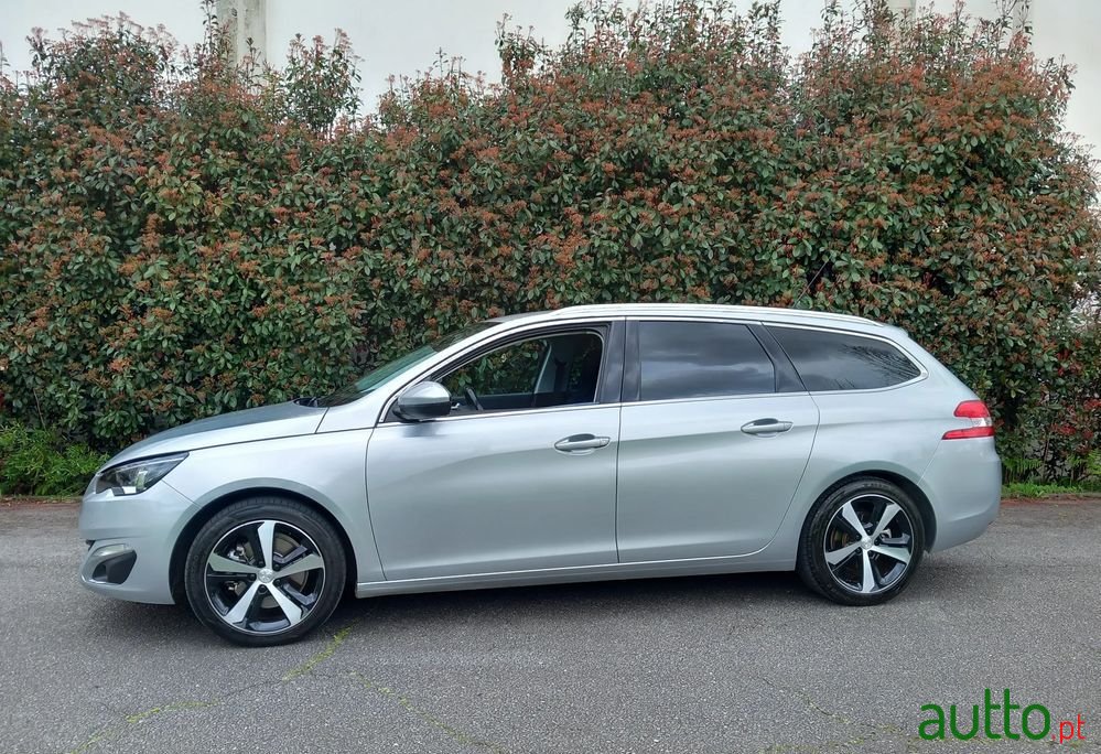 2015' Peugeot 308 Sw photo #3