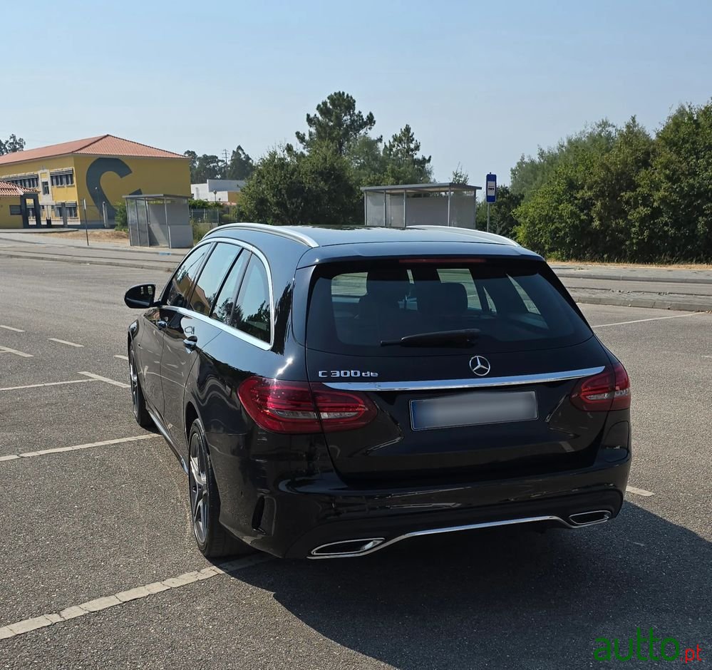 2020' Mercedes-Benz Classe C photo #4