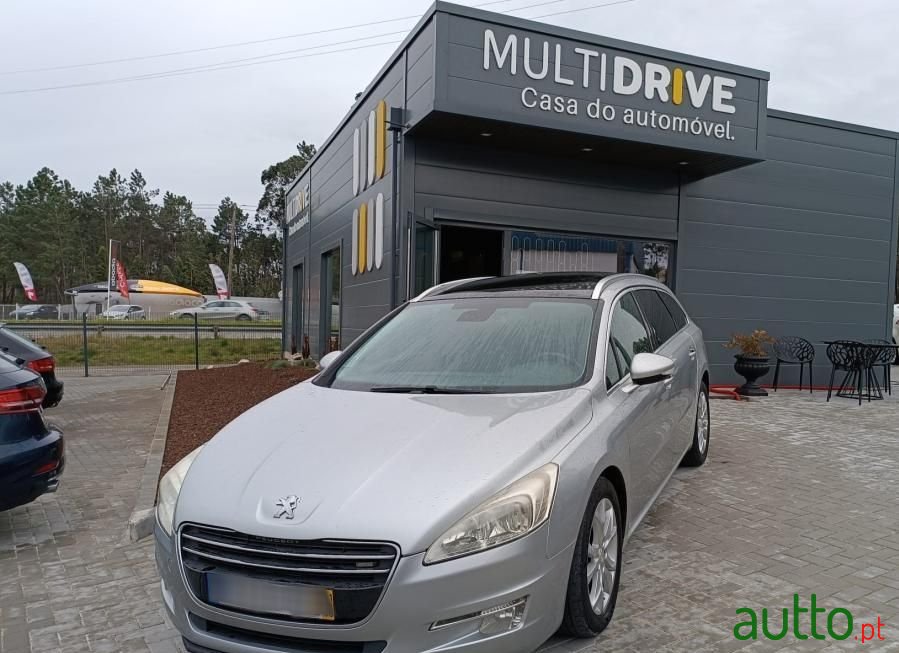 2011' Peugeot 508 Sw photo #1