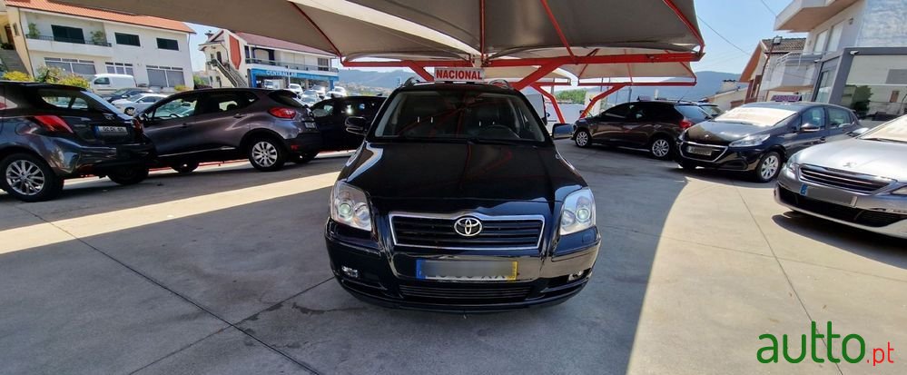 2004' Toyota Avensis Sw photo #2