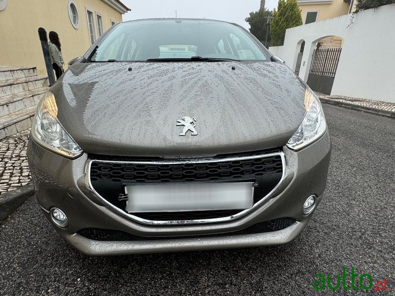 2014' Peugeot 208 photo #3