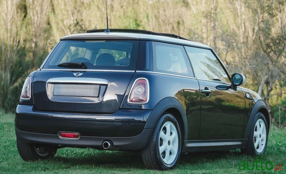 2008' MINI One 3 Portas photo #4