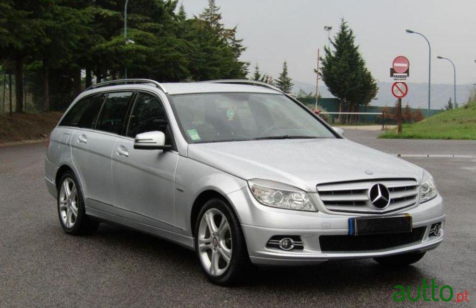 2009' Mercedes-Benz C-220 photo #1
