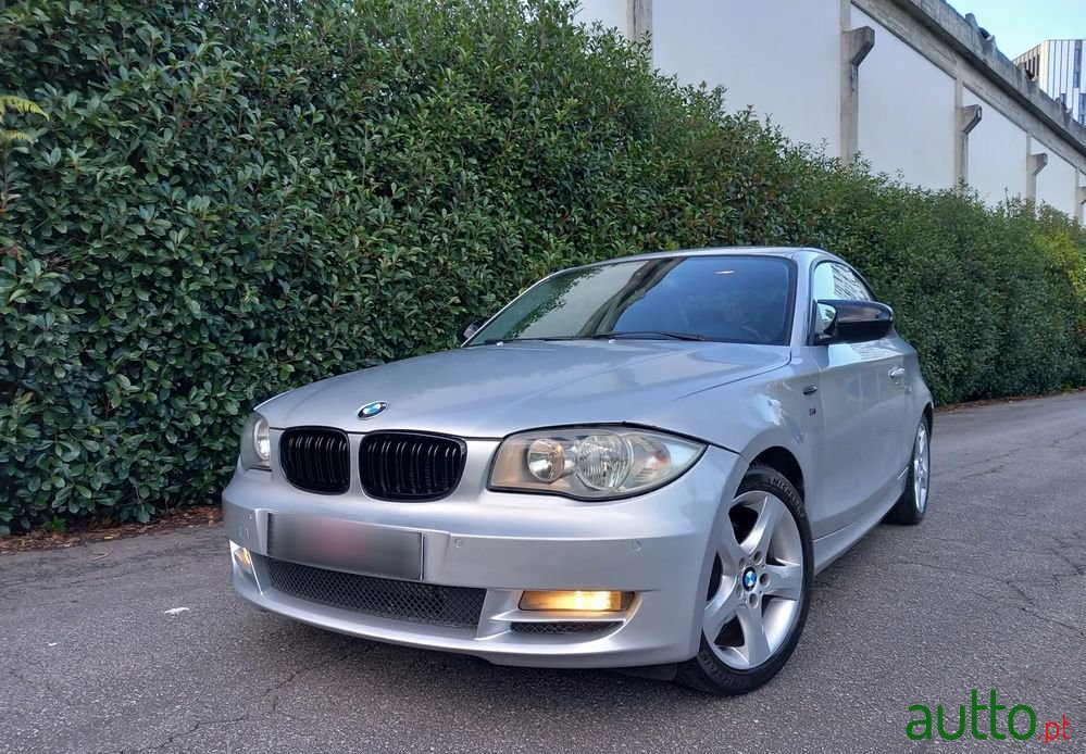 2010' BMW Série 1 D Dpf Edition Sport photo #1