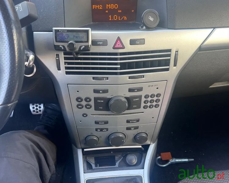 2007' Opel Astra Gtc 1.7 Cdti photo #2