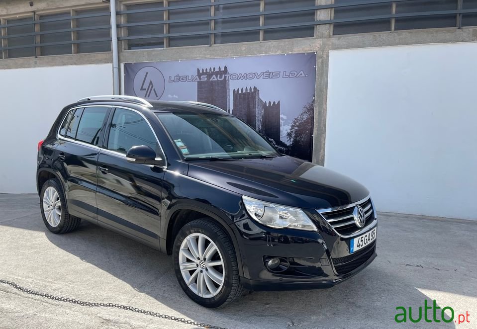 2008' Volkswagen Tiguan photo #1