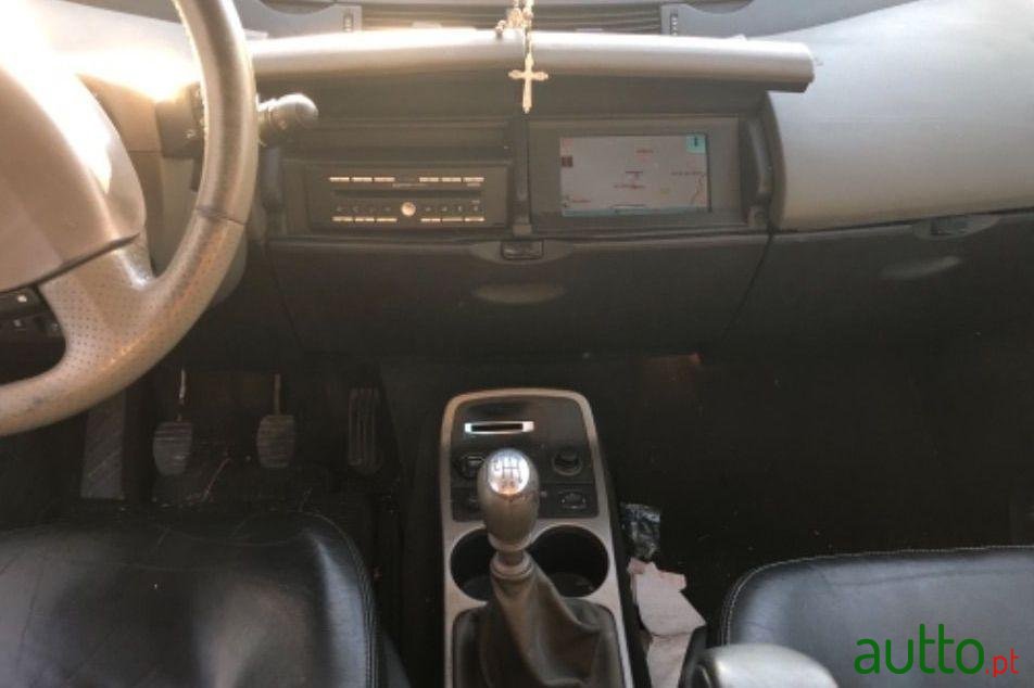 2004' Renault Grand Espace photo #2