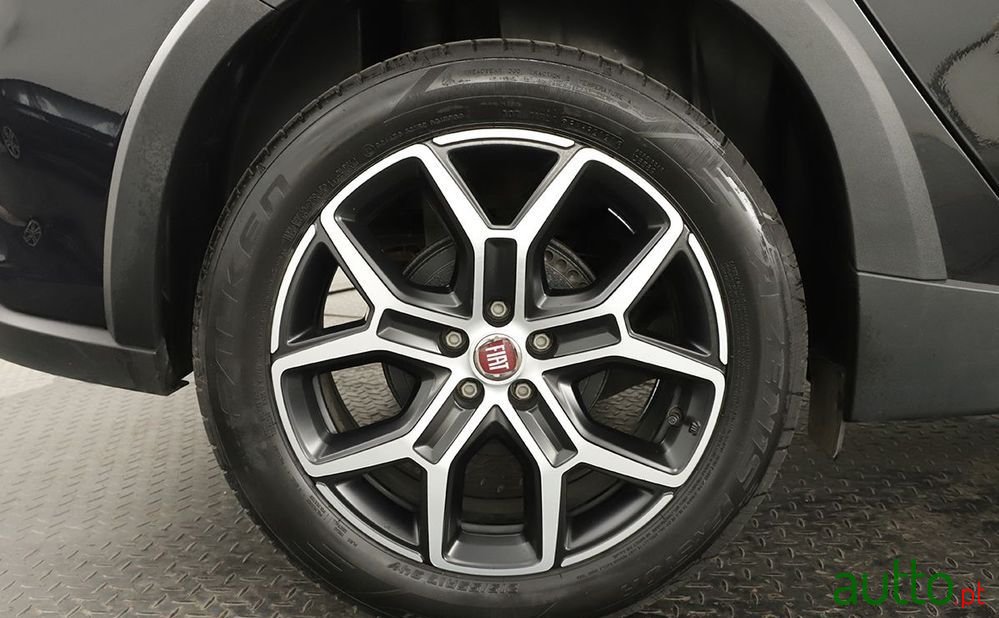 2021' Fiat Tipo Cross photo #5