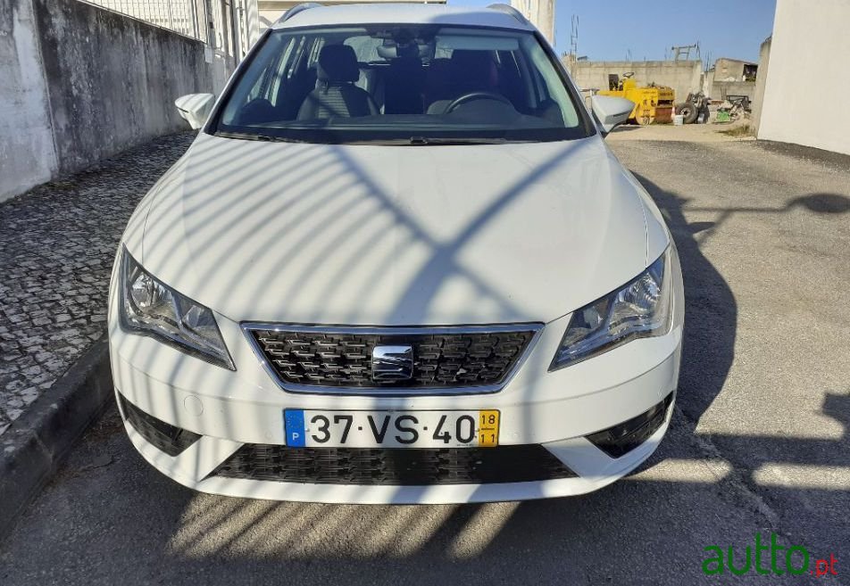 2018' SEAT Leon St photo #2