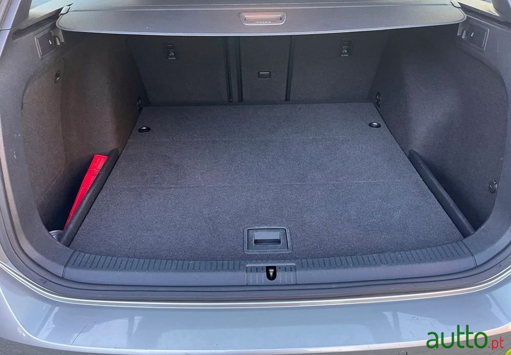 2018' Volkswagen Golf Variant photo #6