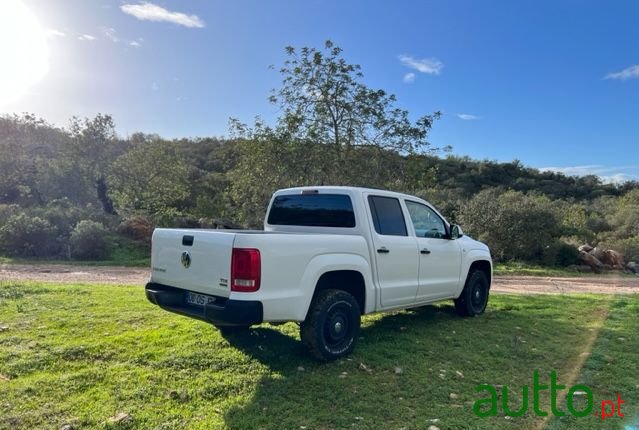 2014' Volkswagen Amarok photo #3