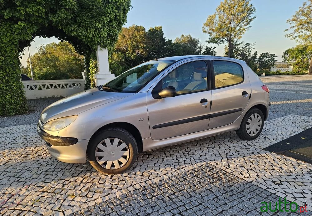 2001' Peugeot 206 photo #3