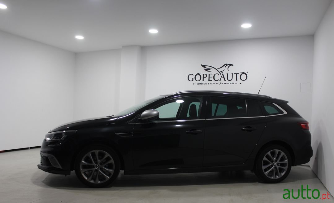 2017' Renault Megane Sport Tourer photo #4