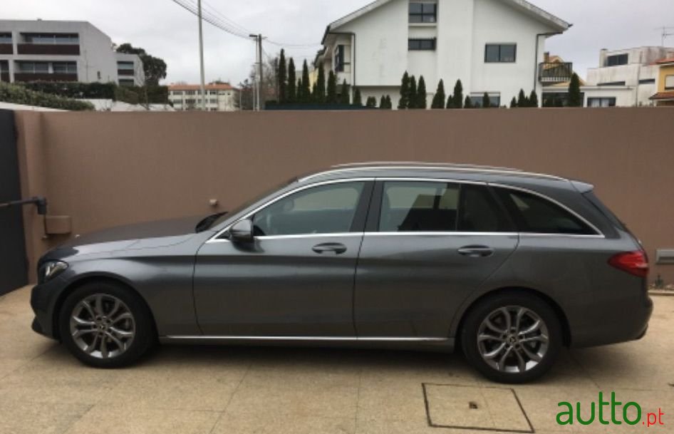 2017' Mercedes-Benz C-200 photo #2