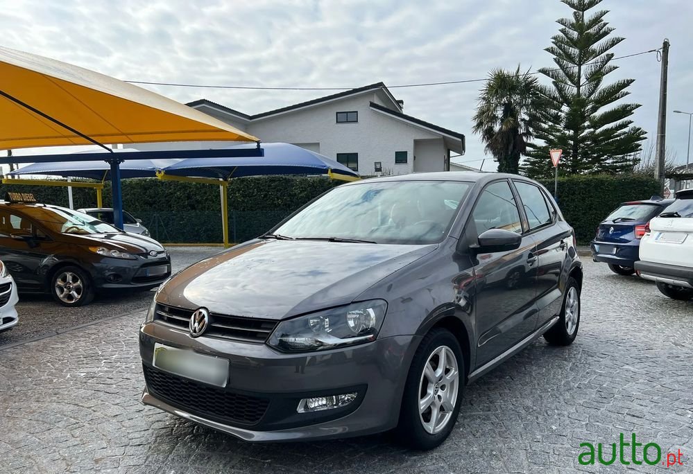 2010' Volkswagen Polo photo #2