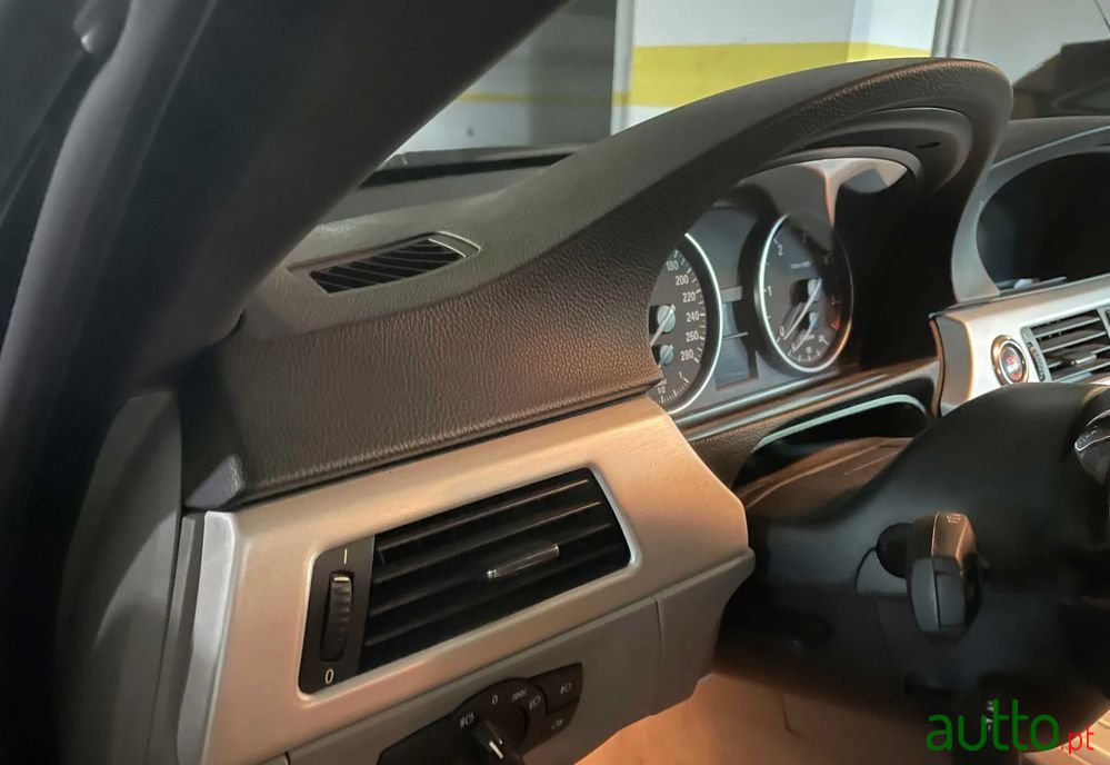 2007' BMW 330 D Auto photo #3