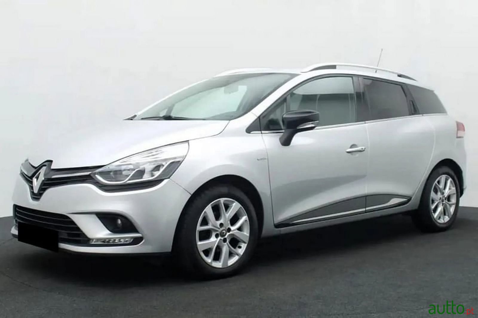 2019' Renault Clio Sport Tourer photo #3