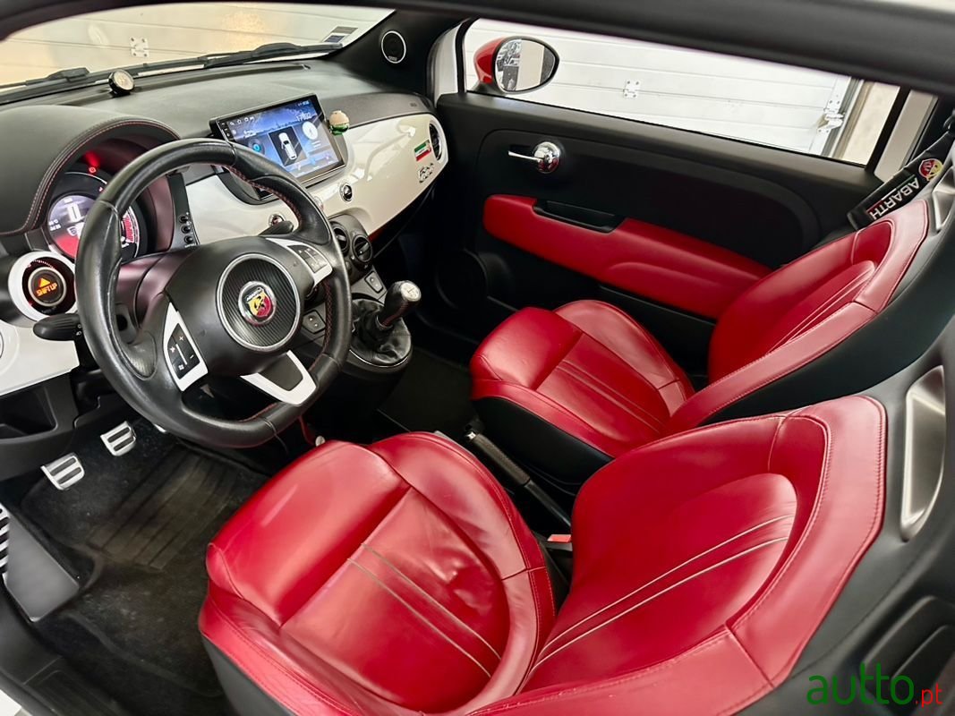 2011' Fiat 500 Abarth photo #5