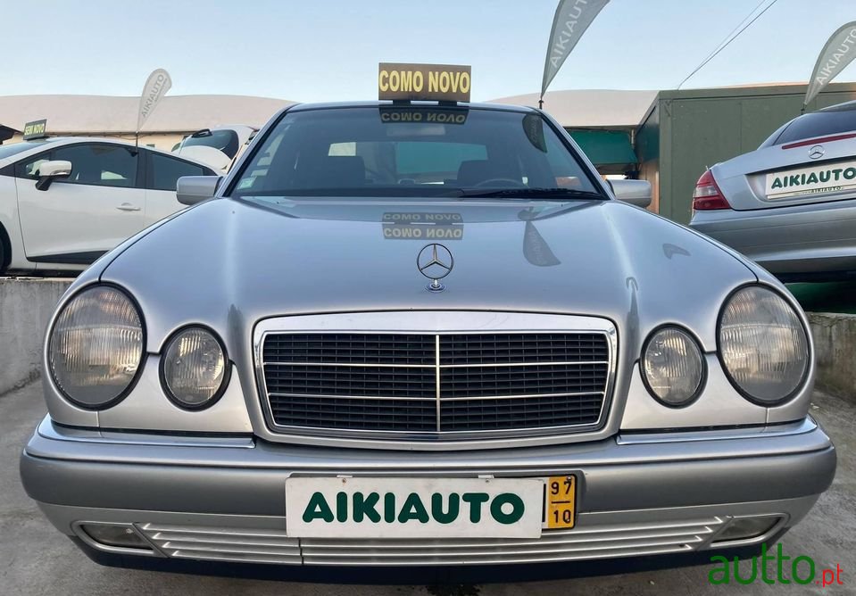 1997' Mercedes-Benz E-220 photo #2