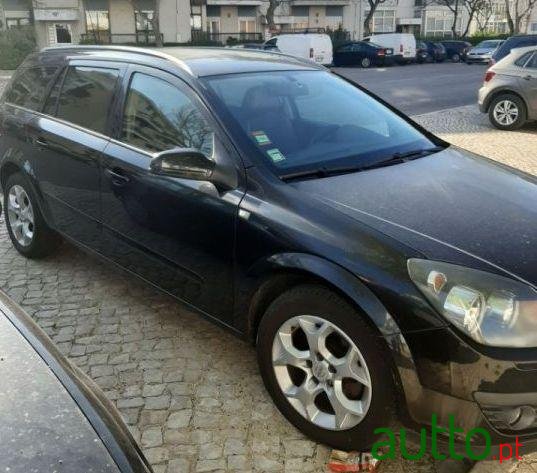 2005' Opel Astra Caravan photo #2