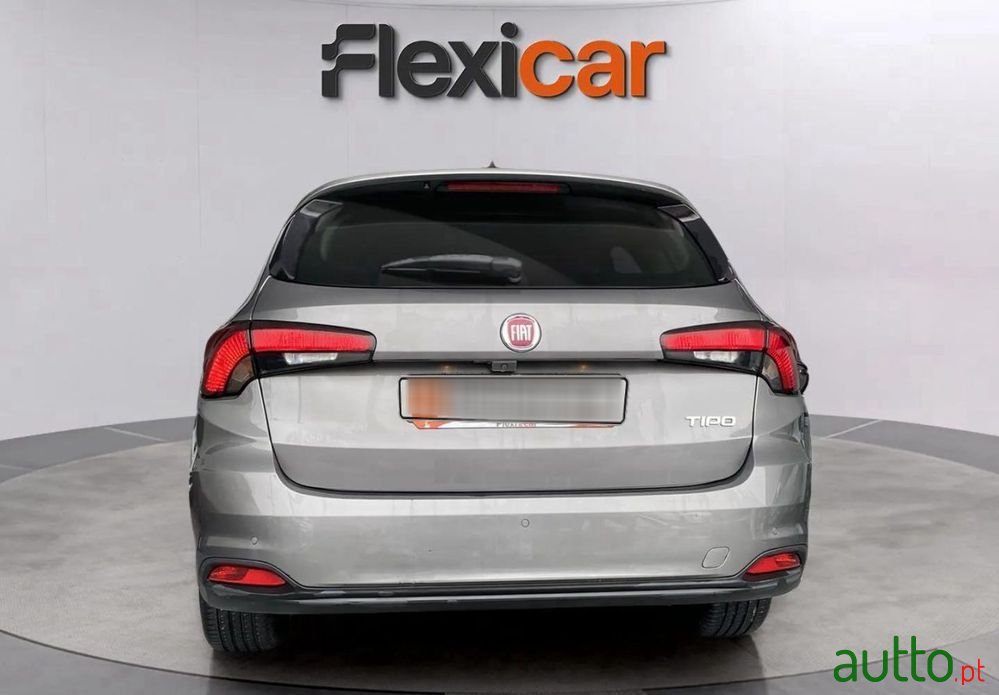 2020' Fiat Tipo Station Wagon photo #3