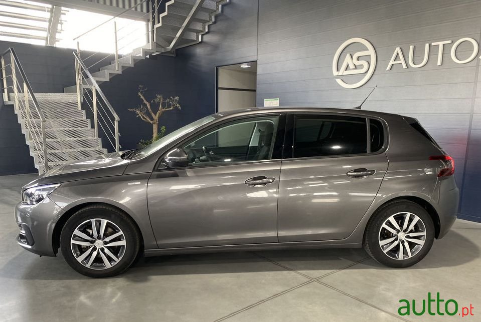 2021' Peugeot 308 photo #2