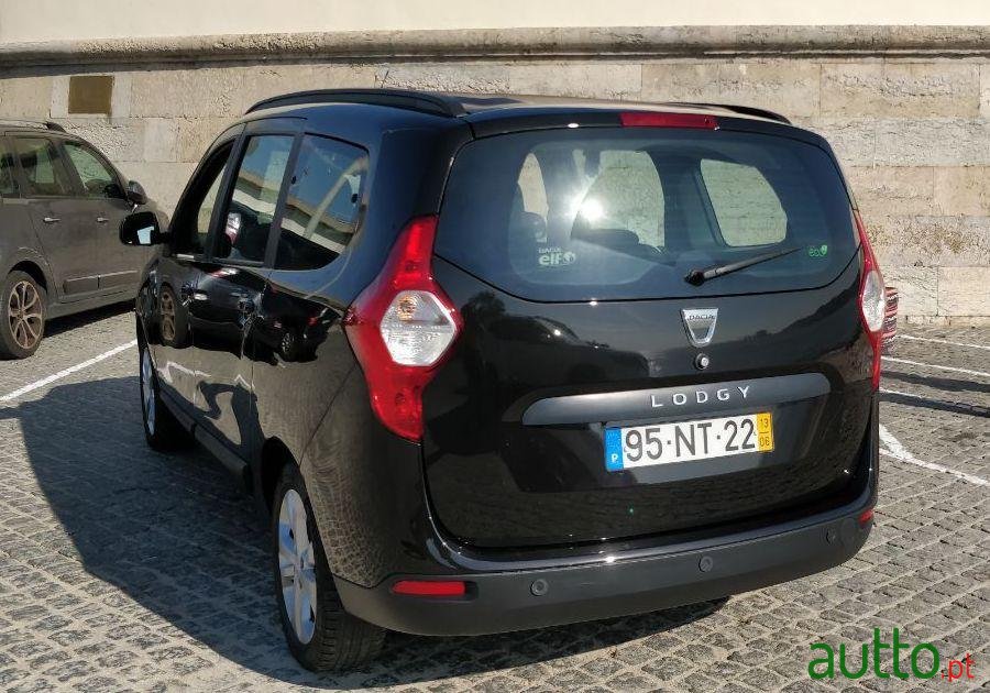 2013' Dacia Lodgy 1.5 Dci photo #2