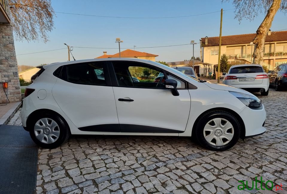 2016' Renault Clio photo #5