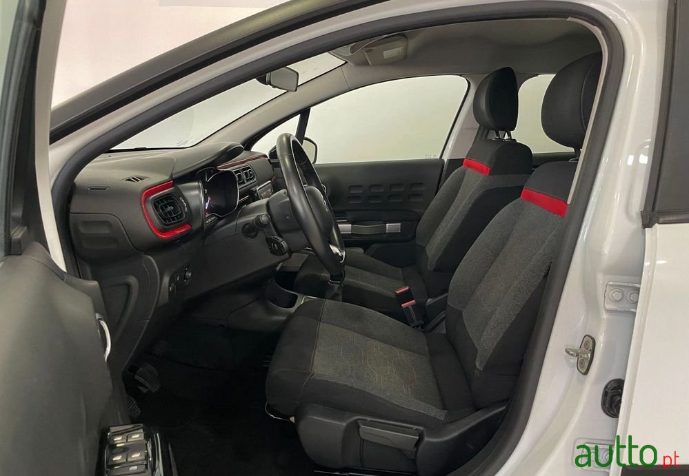 2018' Citroen C3 1.2 Puretech Feel photo #3