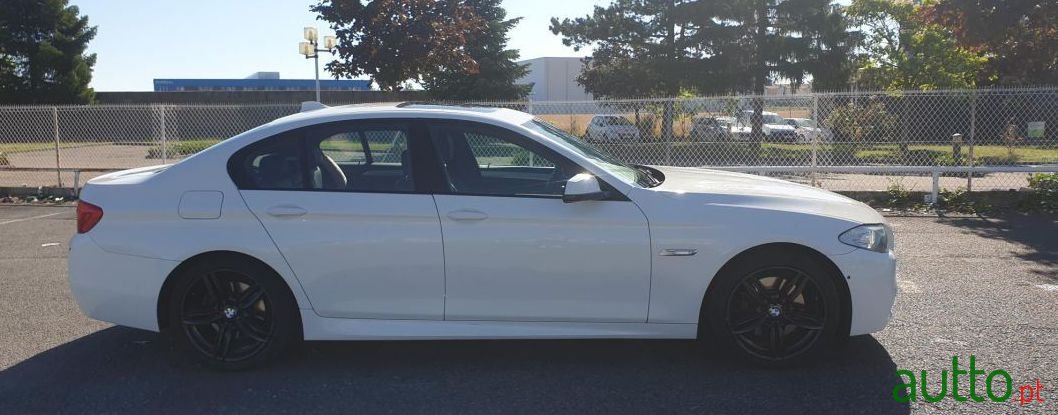 2012' BMW 525 photo #2