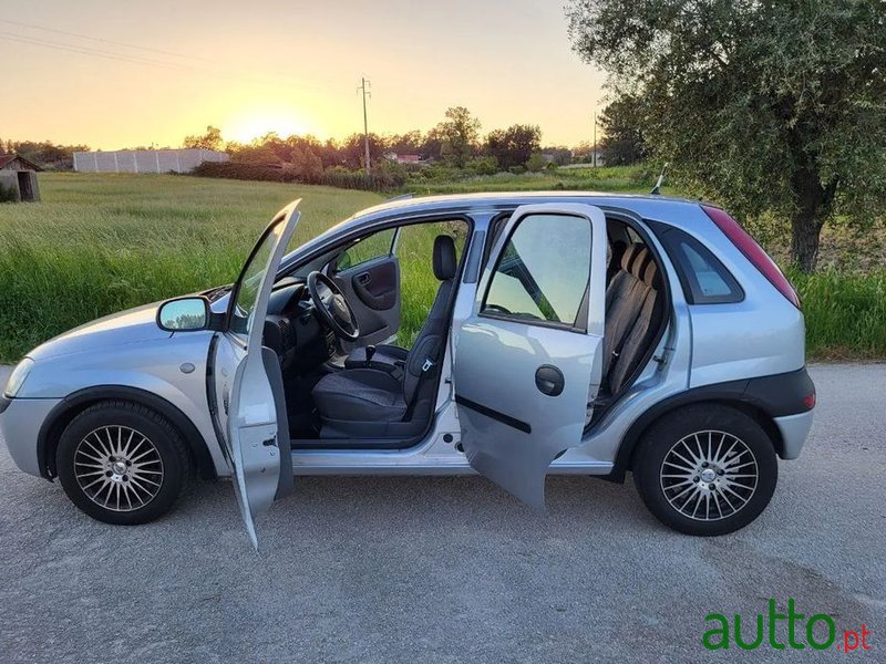 2002' Opel Corsa 1.2 16V Confort photo #2