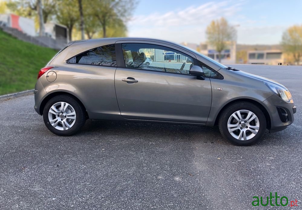 2015' Opel Corsa photo #5