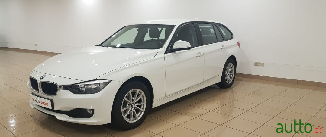 2013' BMW 318 photo #3