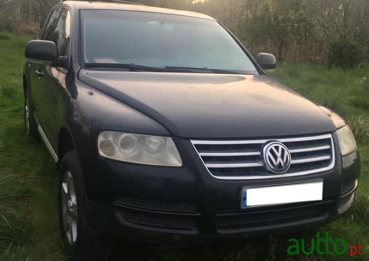 2004' Volkswagen Touareg photo #1