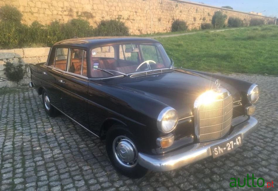 1967' Mercedes-Benz 200 photo #3