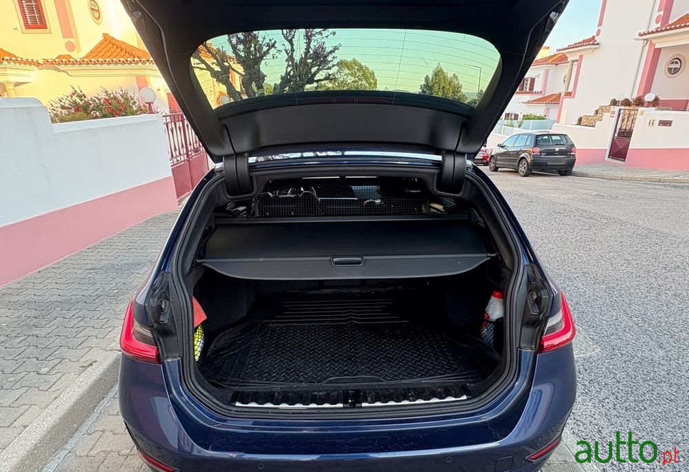 2020' BMW Série 3 D photo #4