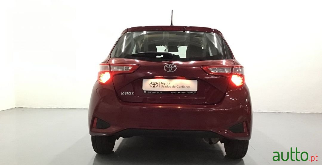 2020' Toyota Yaris photo #4