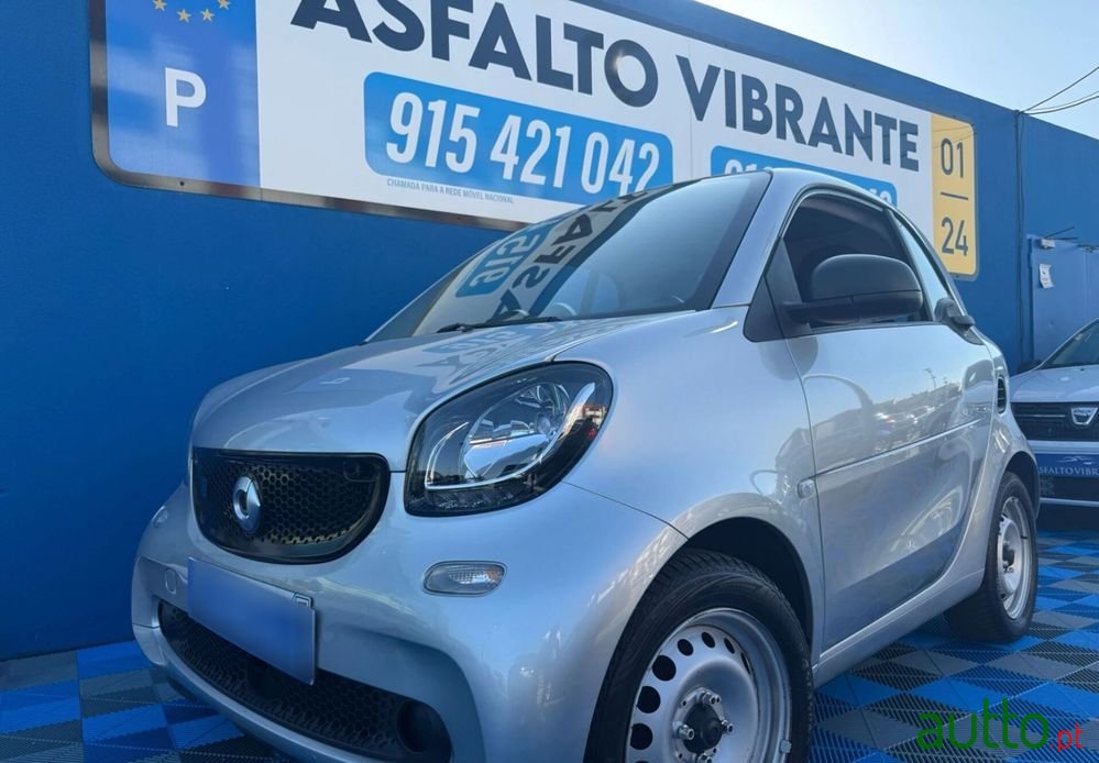 2019' Smart Fortwo Electric Drive Passion photo #1