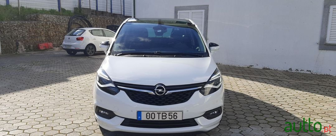 2017' Opel Zafira photo #2