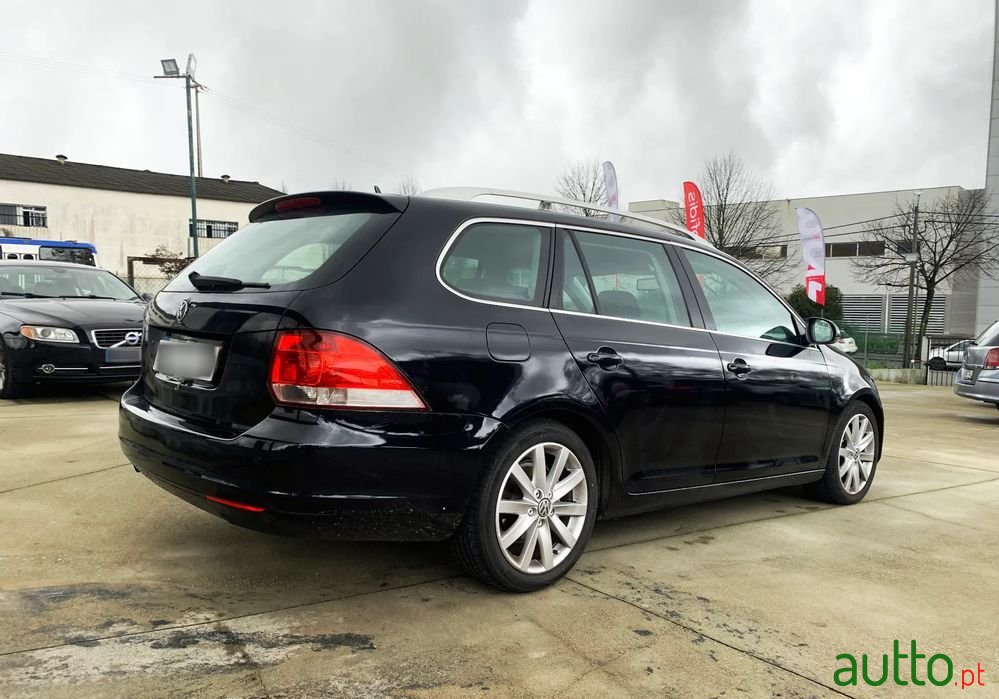 2010' Volkswagen Golf Variant photo #4