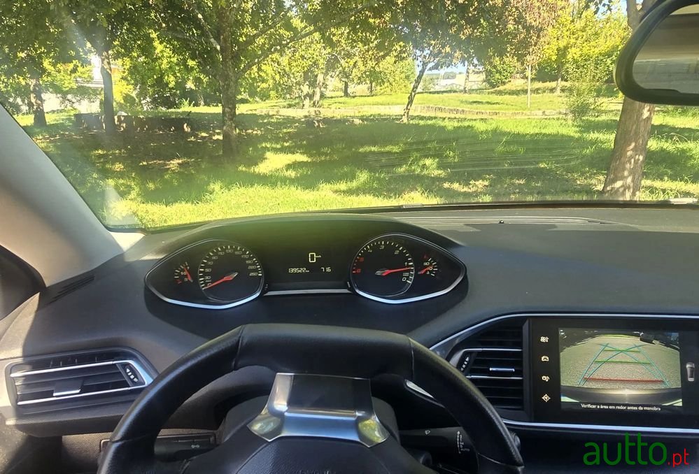 2015' Peugeot 308 Sw photo #2