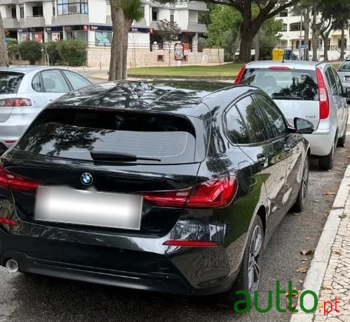 2021' BMW Série 1 D Line Sport photo #2